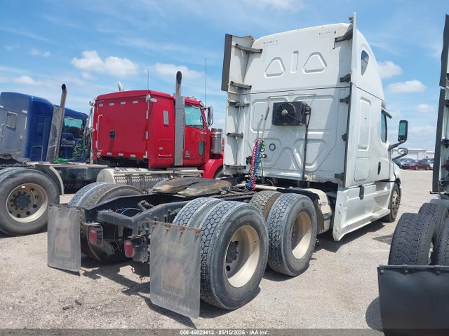 Freightliner New Cascadia 126