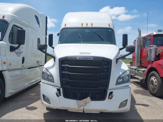 Freightliner New Cascadia 126