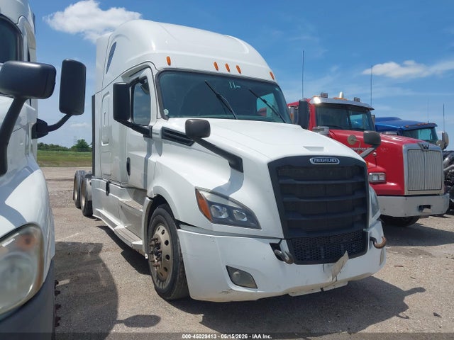 Salvage Freightliner New Cascadia 126 Image