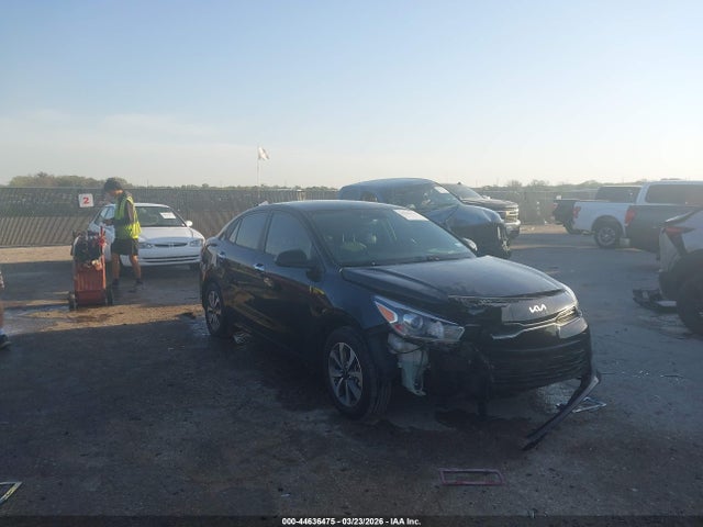 Salvage Kia Rio Image