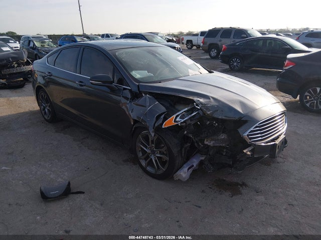 Salvage Ford Fusion Image
