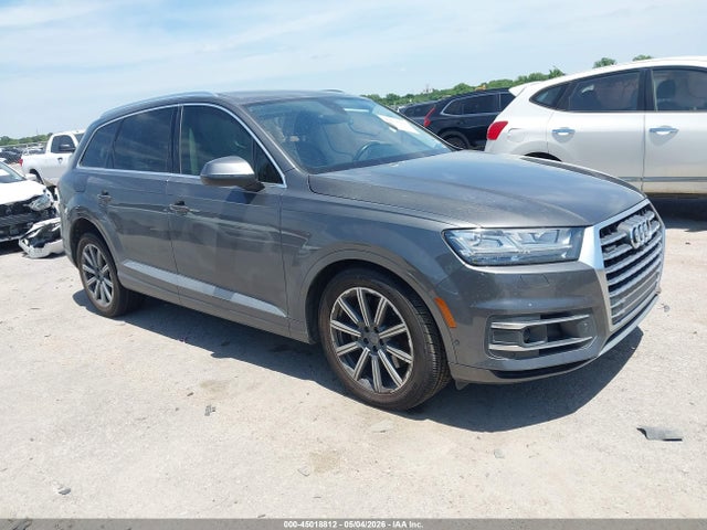 Salvage Audi Q7 Image