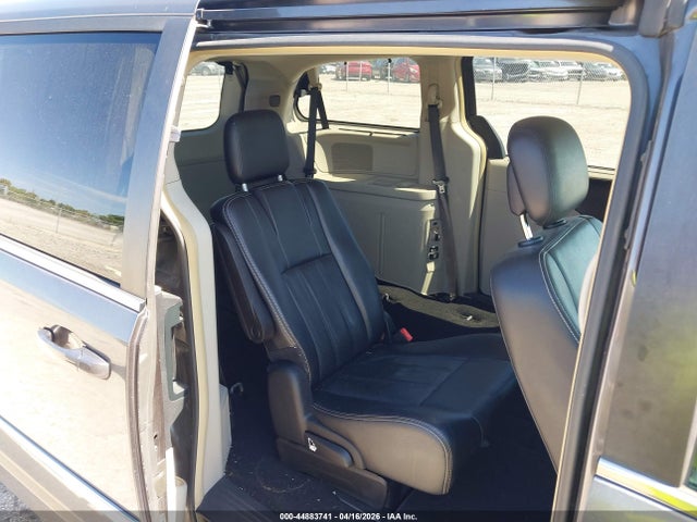 Chrysler Town & Country Touring-l