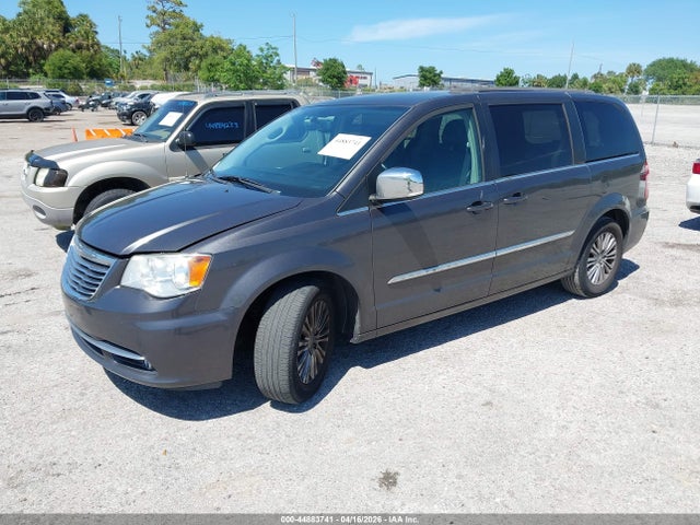 Chrysler Town & Country Touring-l