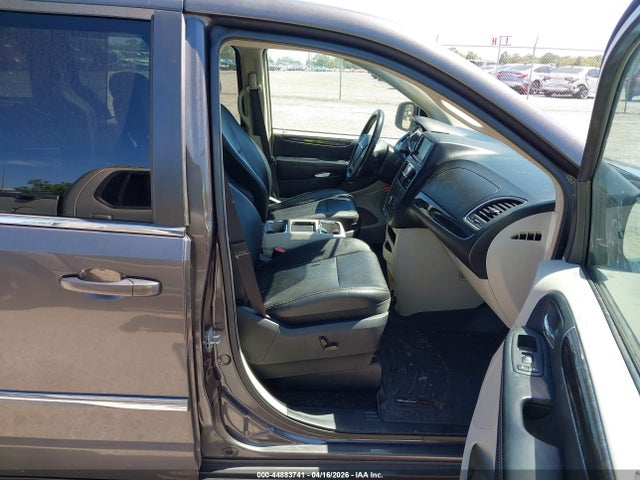 Chrysler Town & Country Touring-l