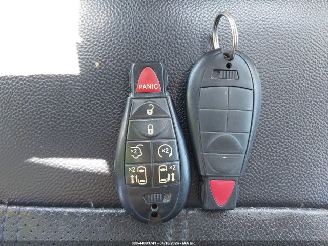 Chrysler Town & Country Touring-l