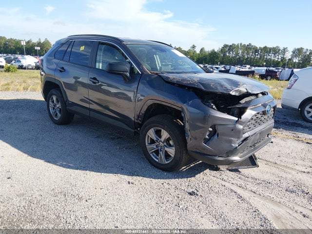 Salvage Toyota RAV4 Image
