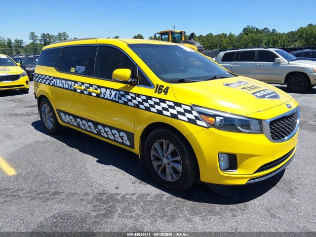 Salvage Kia Sedona Image