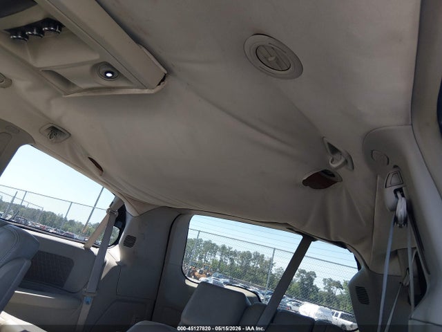 Chrysler Town & Country Touring