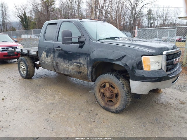 Salvage GMC Sierra 2500 Image