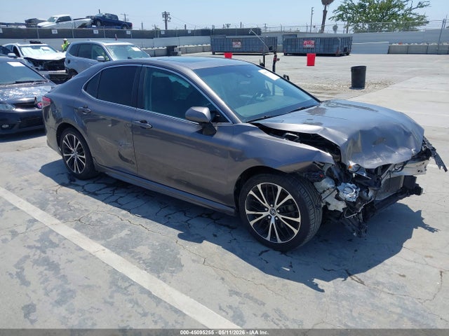 Salvage Toyota Camry Image