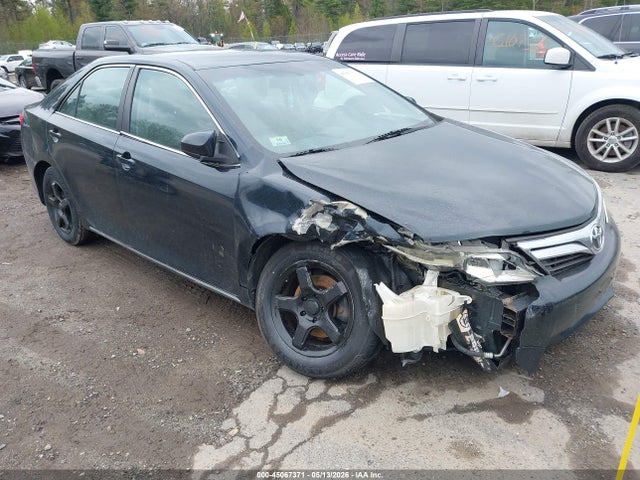 Salvage Toyota Camry Image