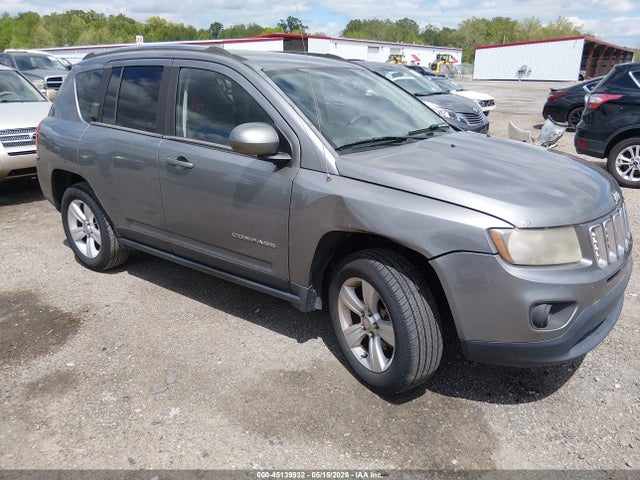 Salvage Jeep Compass Image