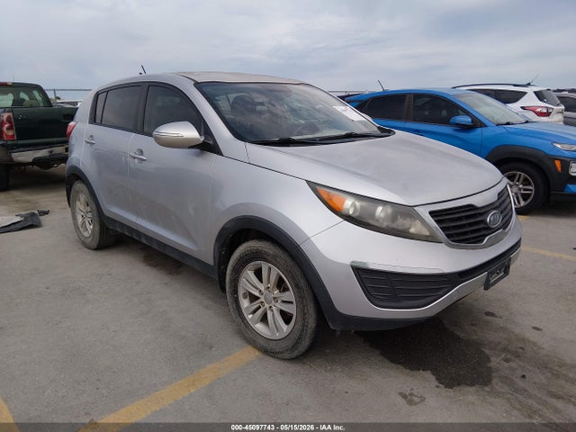Salvage Kia Sportage Image