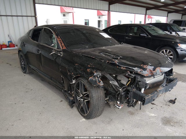 Salvage Kia Stinger Image