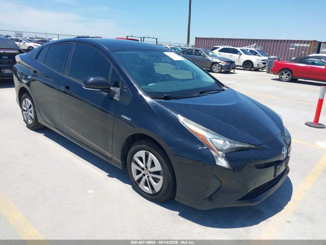 Salvage Toyota Prius Image