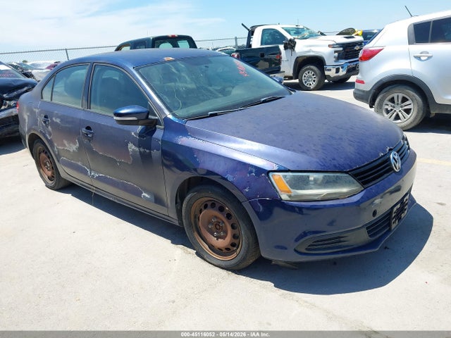 Salvage Volkswagen Jetta Image