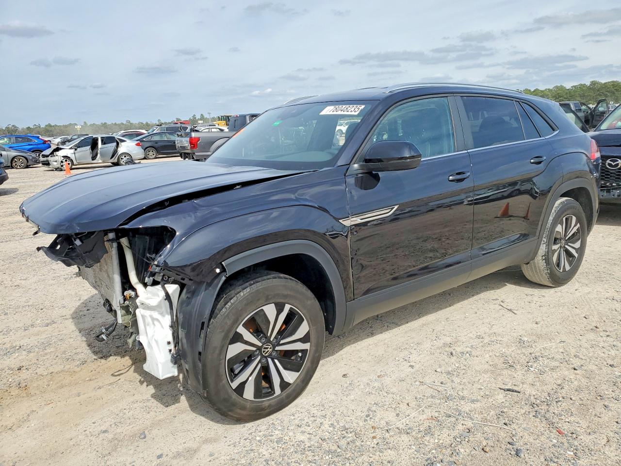 Salvage Volkswagen Atlas Image