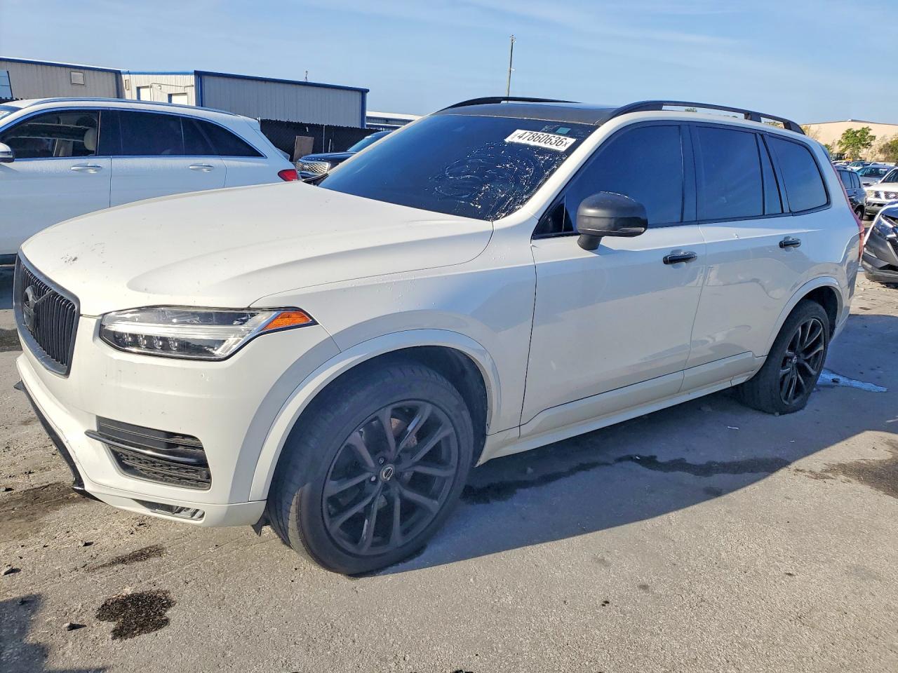 Salvage Volvo XC90 Image