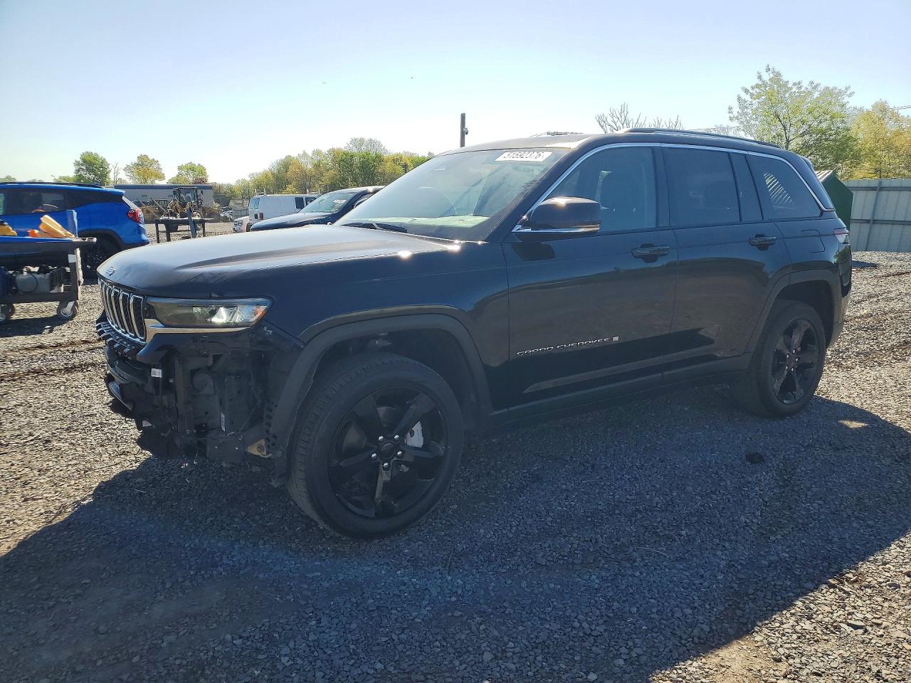 Salvage Jeep Cherokee Image