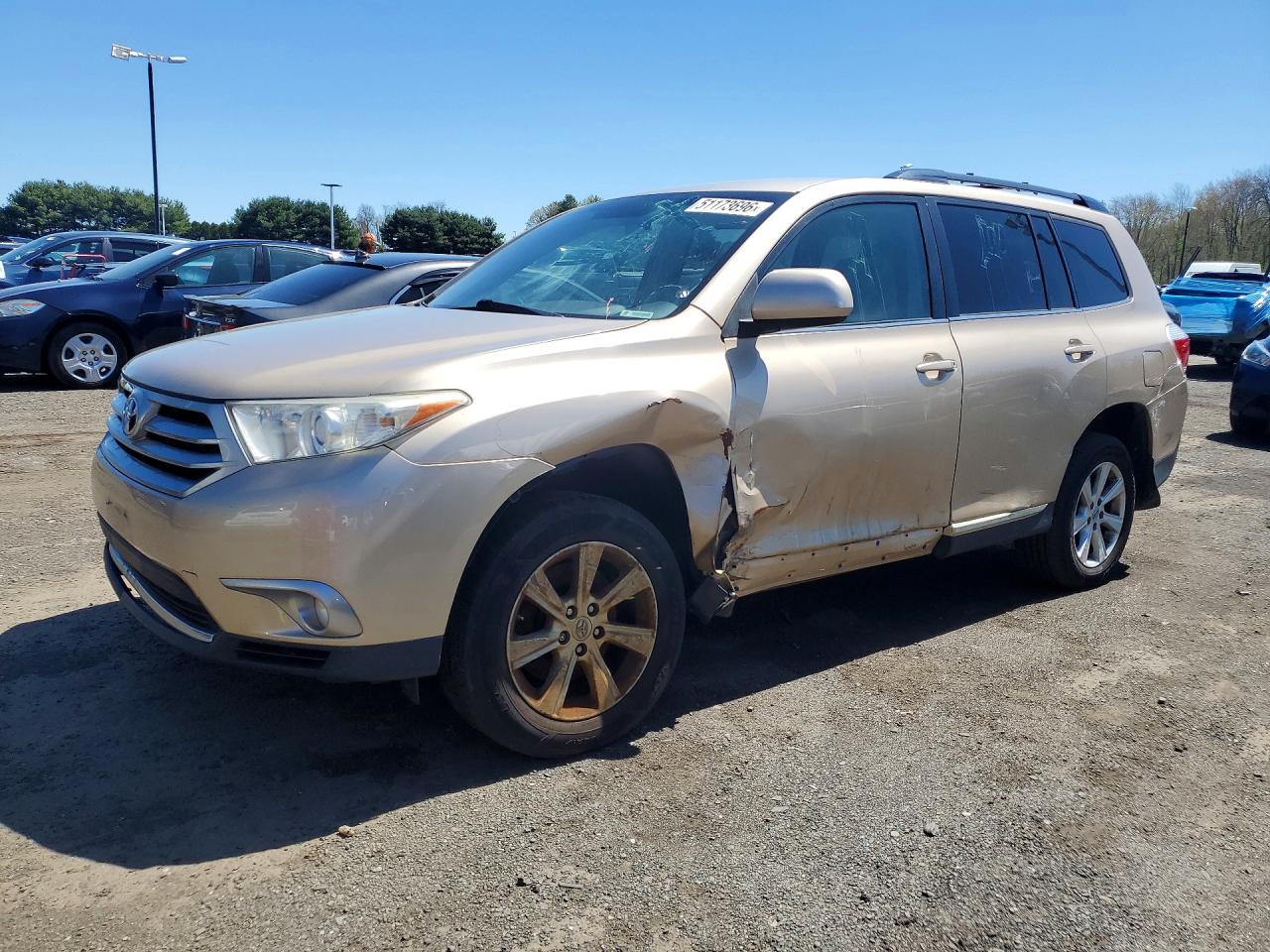Salvage Toyota Highlander Image