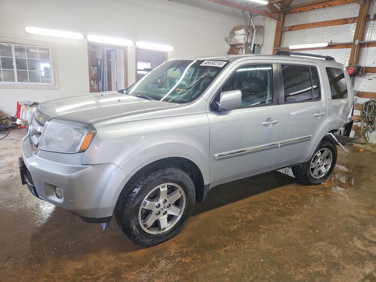Salvage Honda Pilot Image