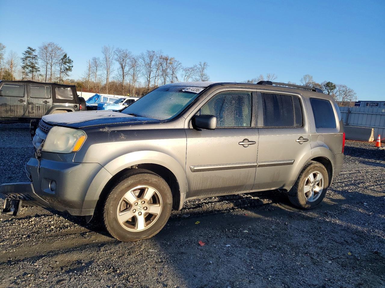 Salvage Honda Pilot Image