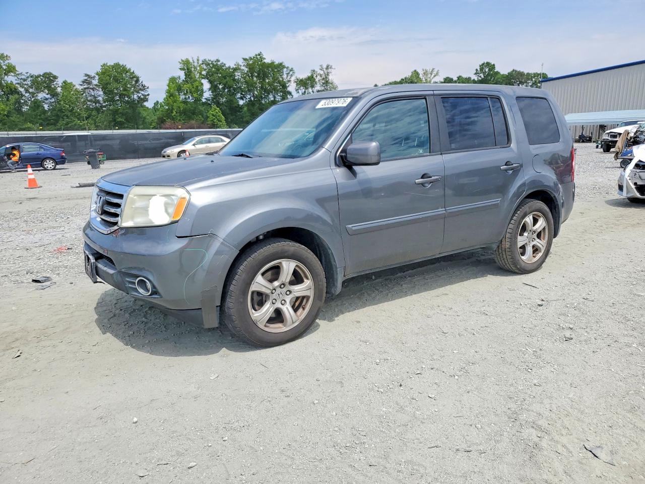 Salvage Honda Pilot Image