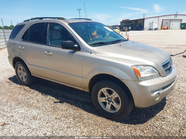 Salvage Kia Sorento Image