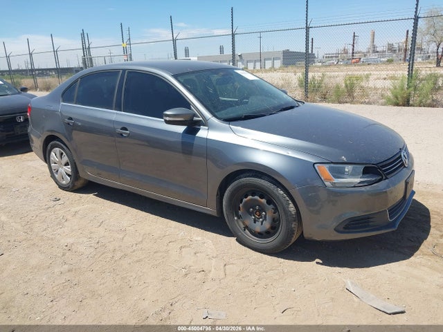 Salvage Volkswagen Jetta Image