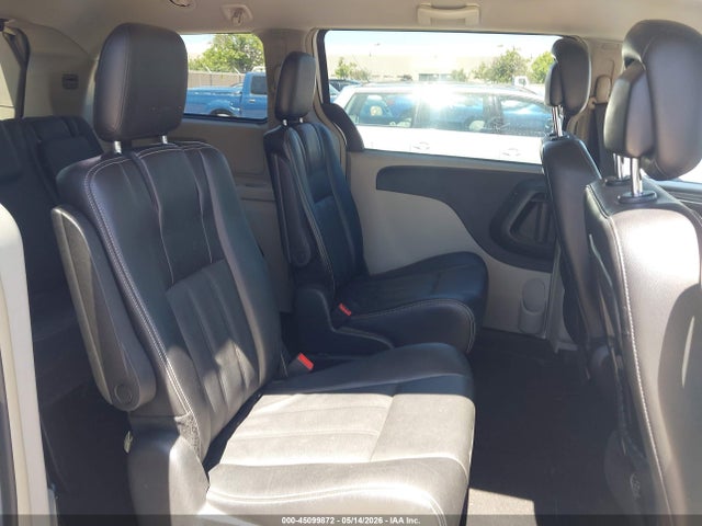 Chrysler Town & Country Touring