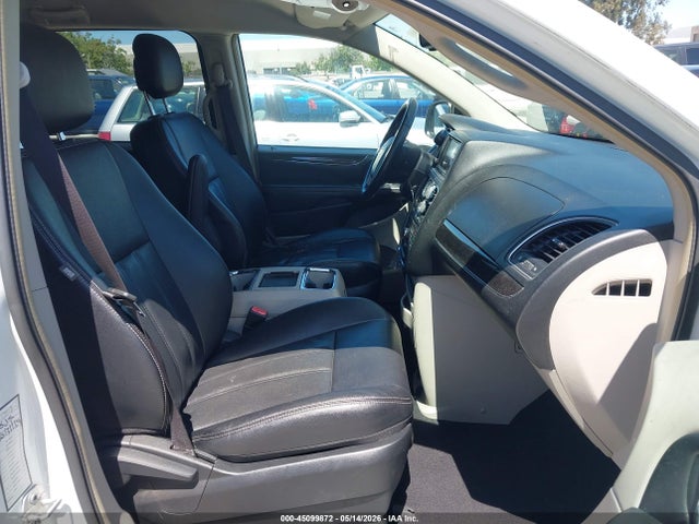Chrysler Town & Country Touring