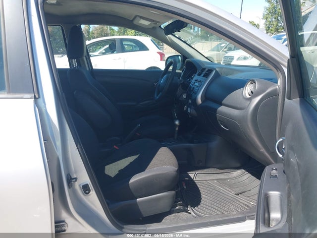 Nissan Versa 1.6 Sv