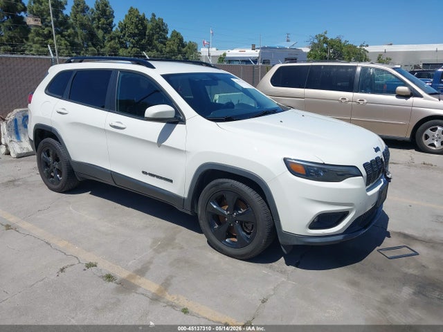Salvage Jeep Cherokee Image