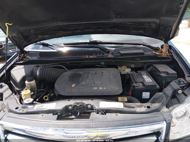 Chrysler Town & Country Touring