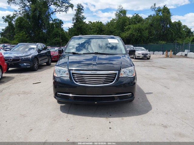 Chrysler Town & Country Touring