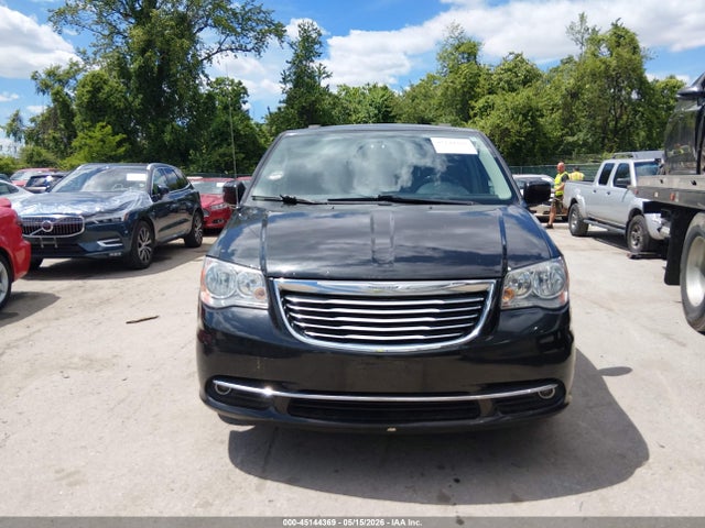 Chrysler Town & Country Touring