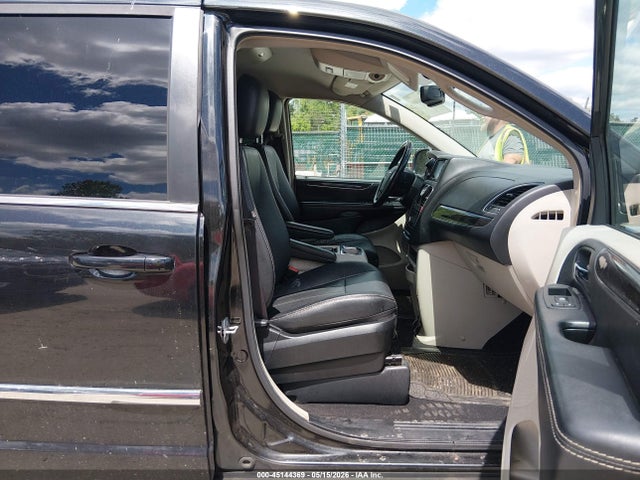 Chrysler Town & Country Touring