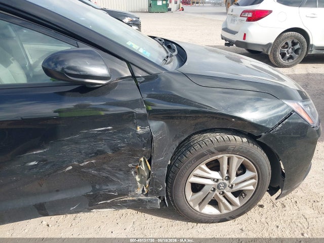 Hyundai ELANTRA Sel