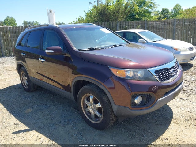 Salvage Kia Sorento Image