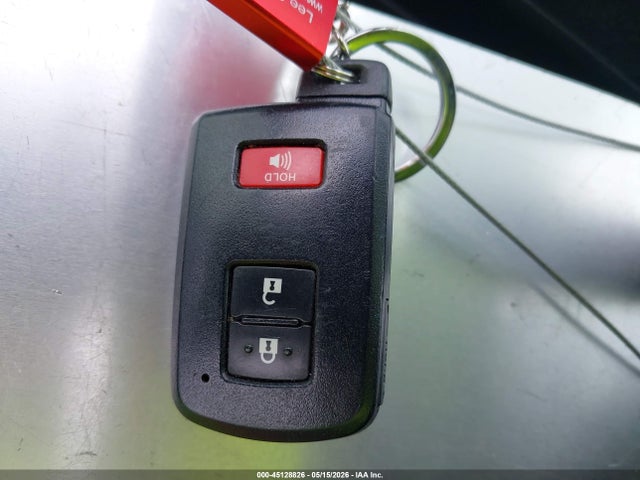 Toyota Prius c Three