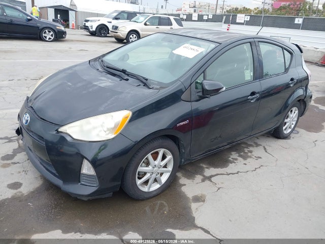 Toyota Prius c Three
