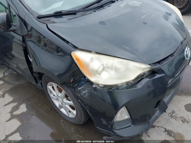 Toyota Prius c Three