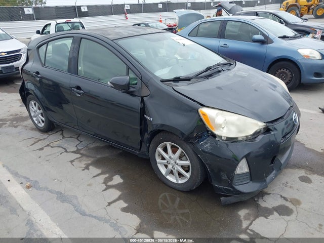 Salvage Toyota Prius c Image