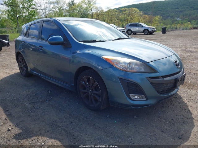 Salvage Mazda Mazda3 Image