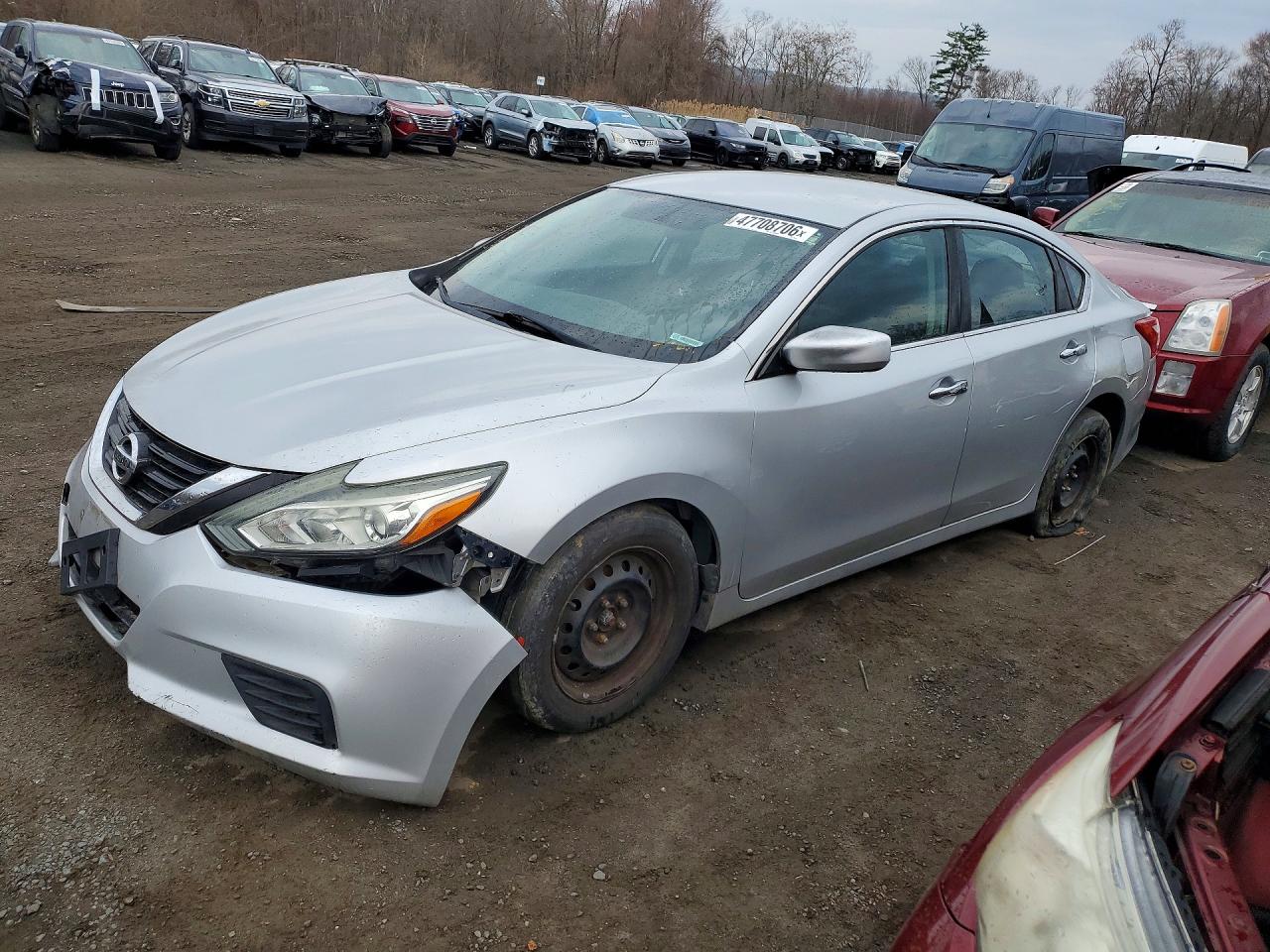 Salvage Nissan Altima Image