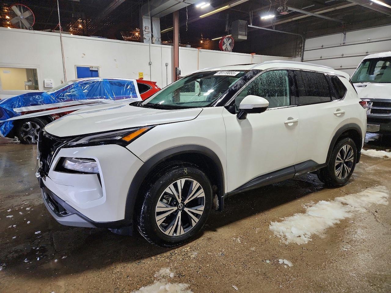 Salvage Nissan Rogue Image