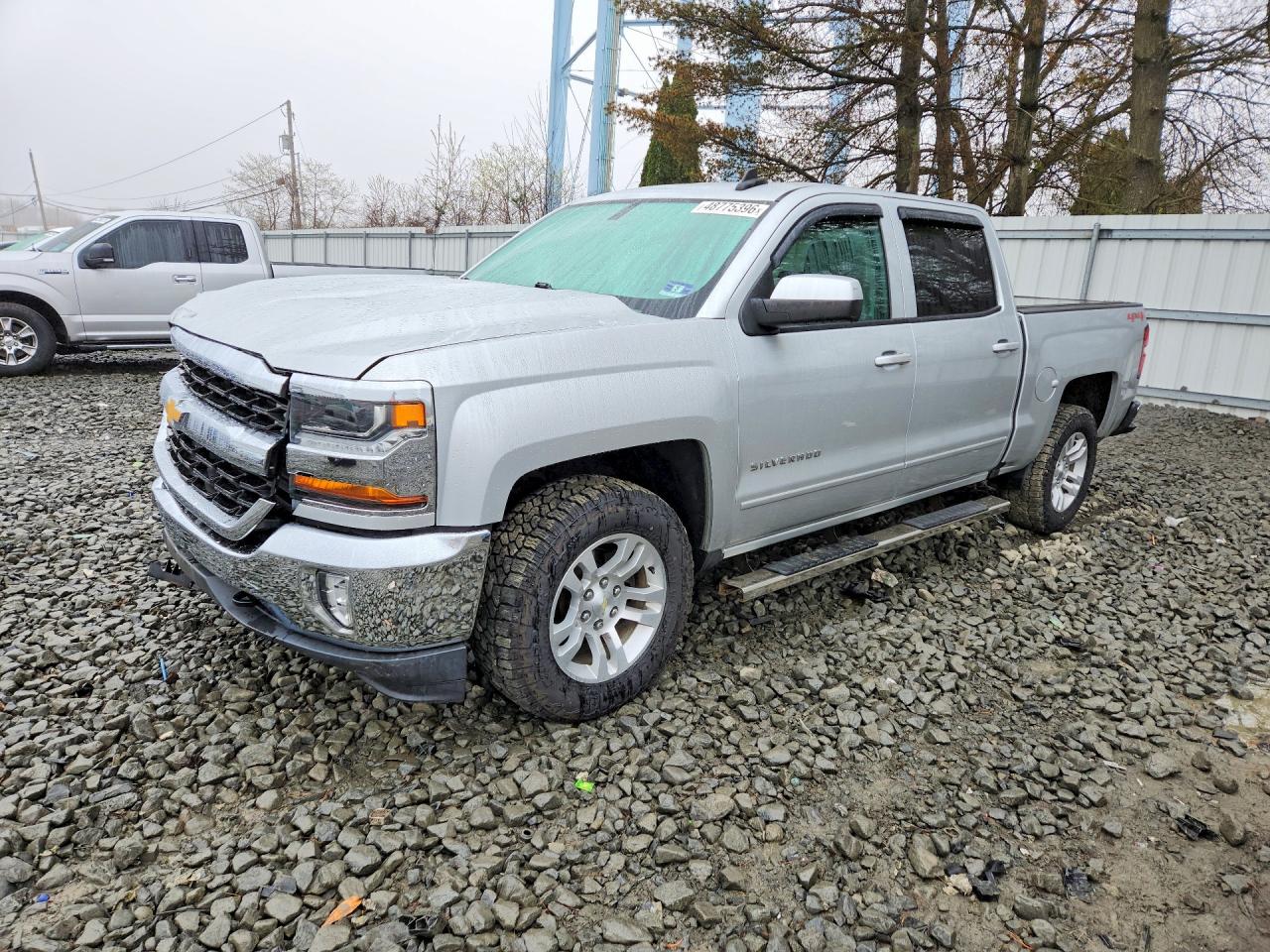 Salvage Chevrolet Silverado Image