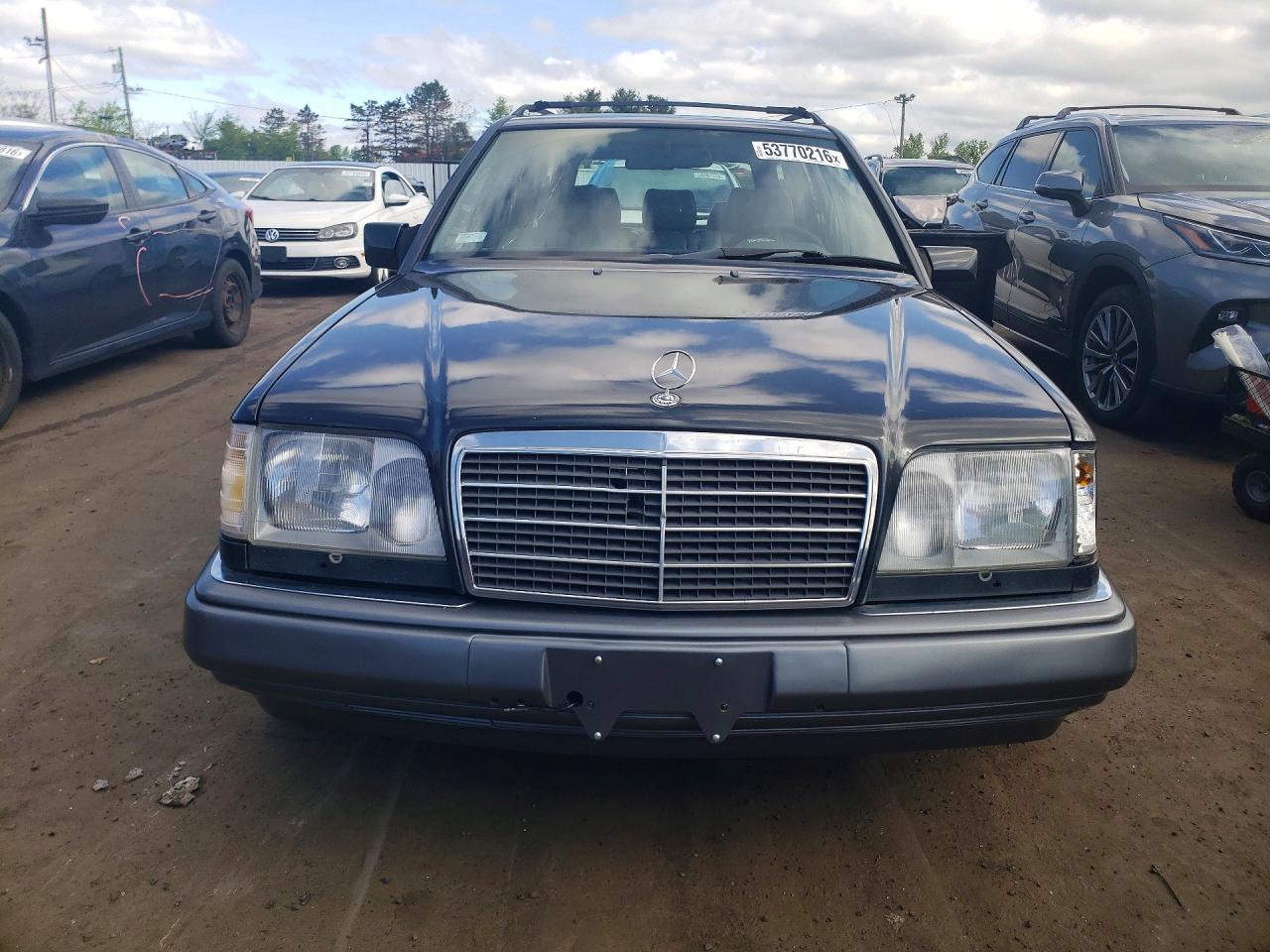Mercedes-Benz E-Class 320