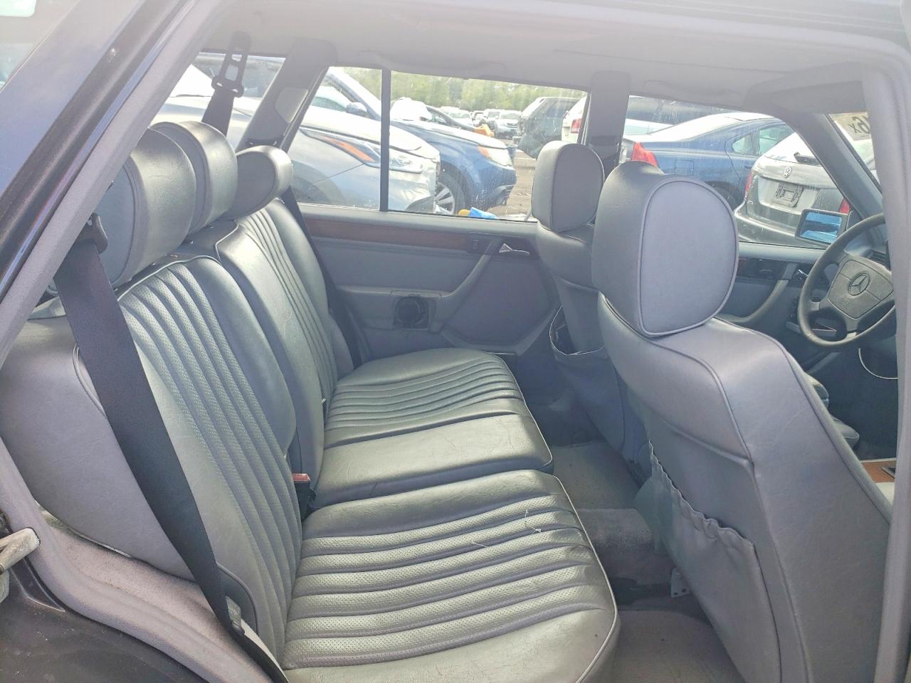 Mercedes-Benz E-Class 320